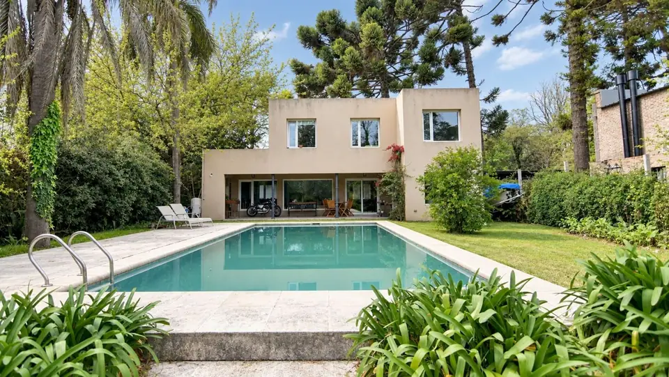 Casa en Barrio Parque Leloir, Ituzaingó