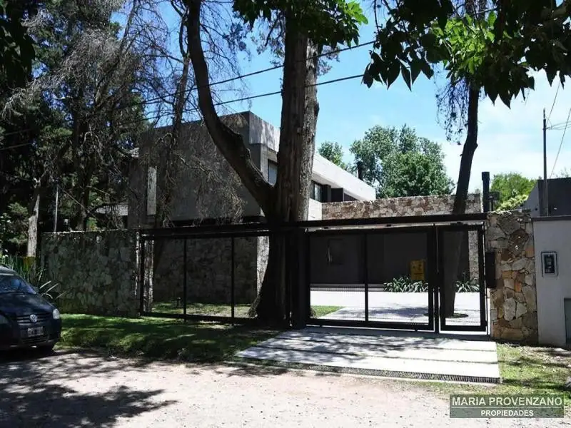 Casa en Parque Leloir, Ituzaingó